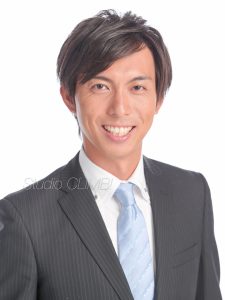 選挙ポスター用写真スタジオ撮影の見本