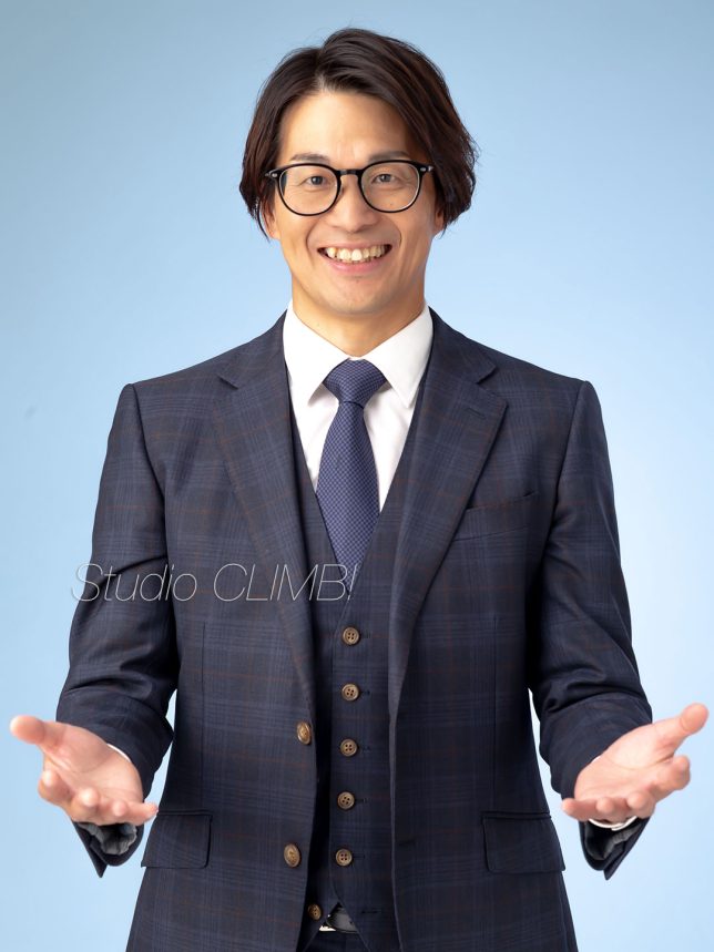 男性のスーツ姿
