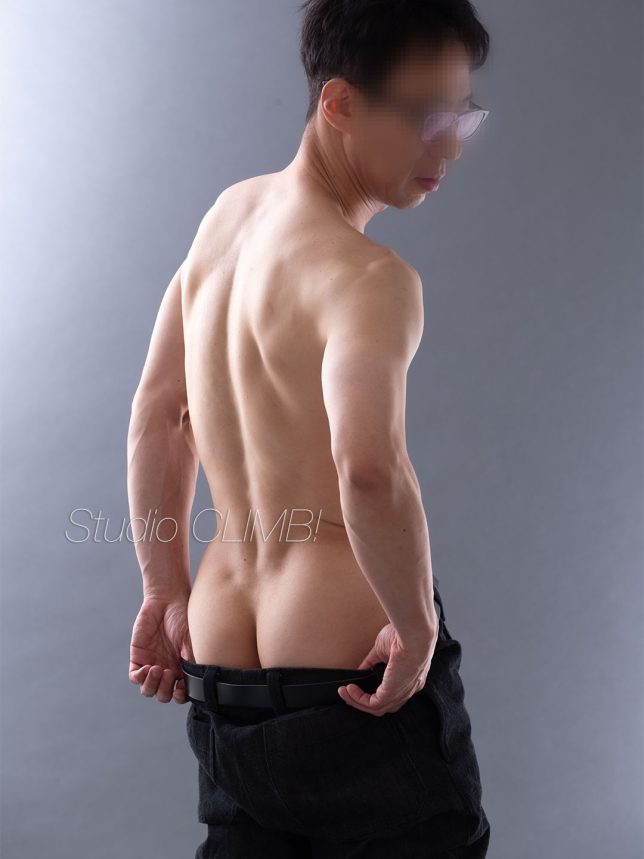 男性のヌード背中