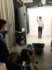 選挙ポスター用写真スタジオ撮影の様子