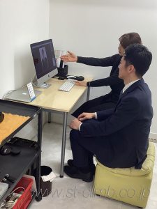 撮影用のネクタイ選び中