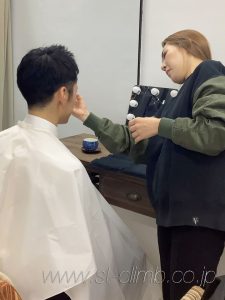 撮影用にヘアメイク